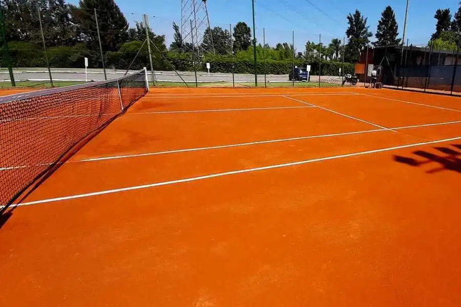 Construccion de canchas de polvo de ladrillo
